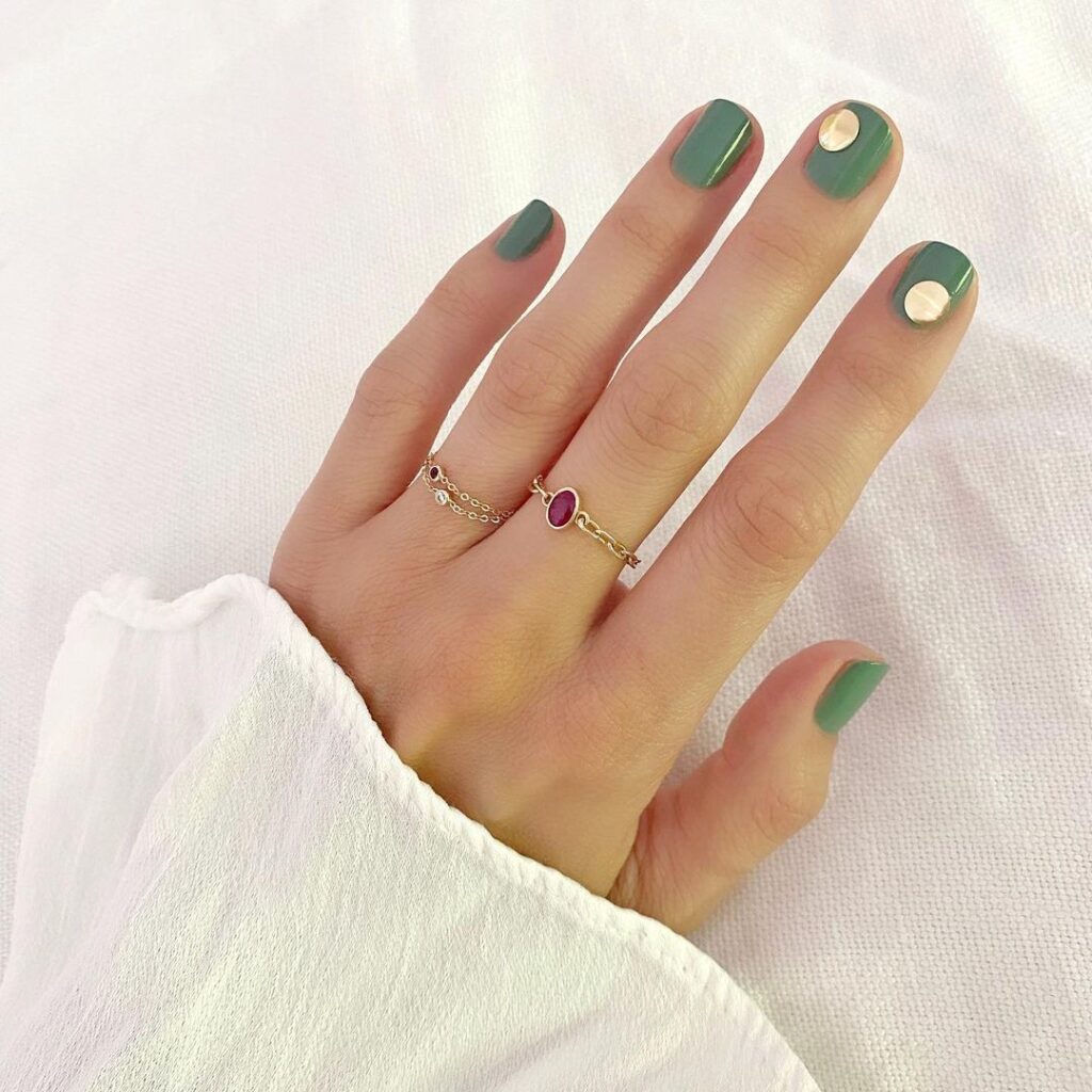 Green Christmas Nail Designs