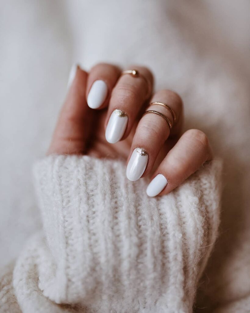 White Christmas Nail Designs