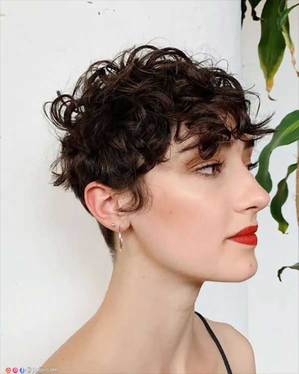 Short Curly Hairstyles 15