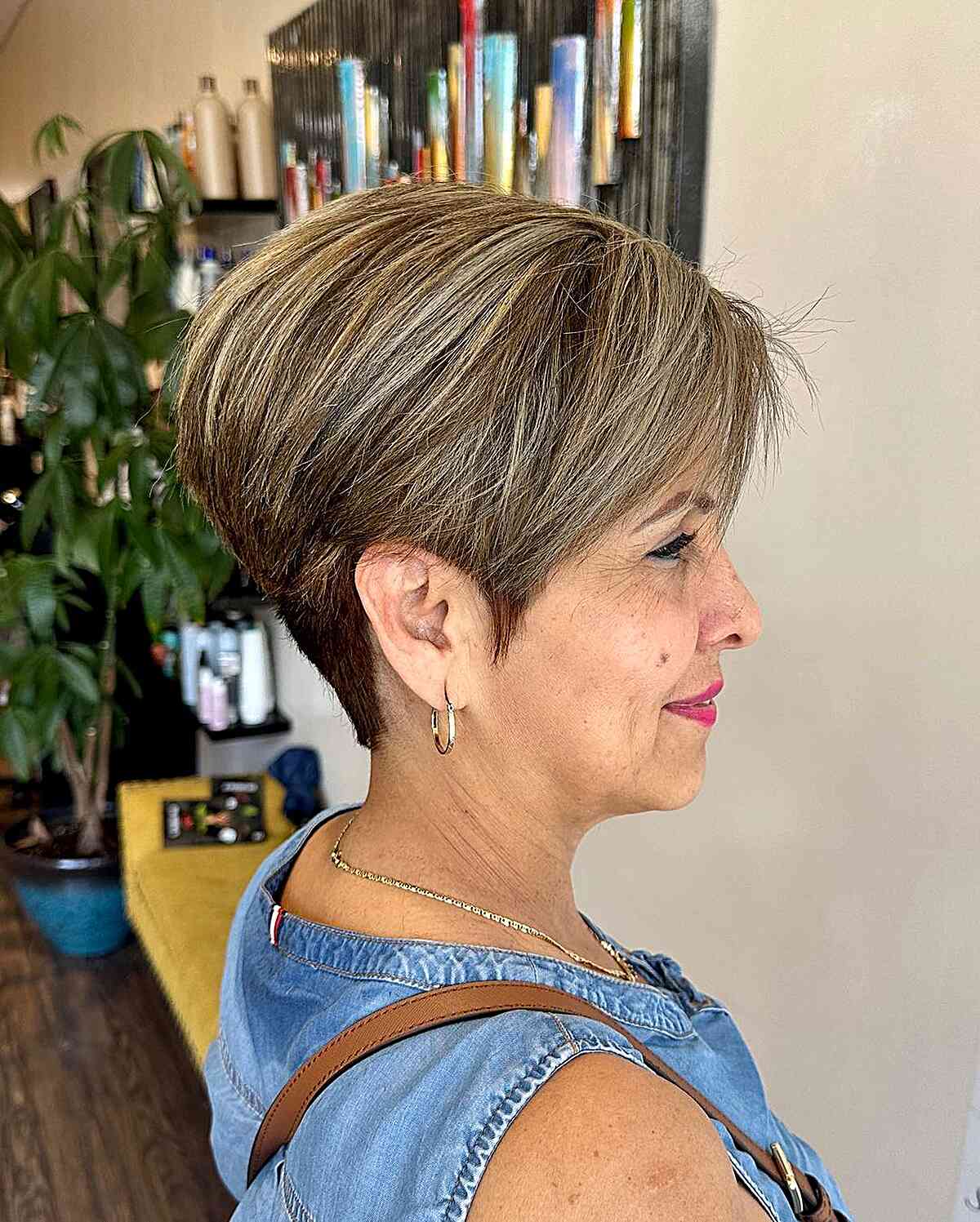 cute short pixie bob with highlights for old women