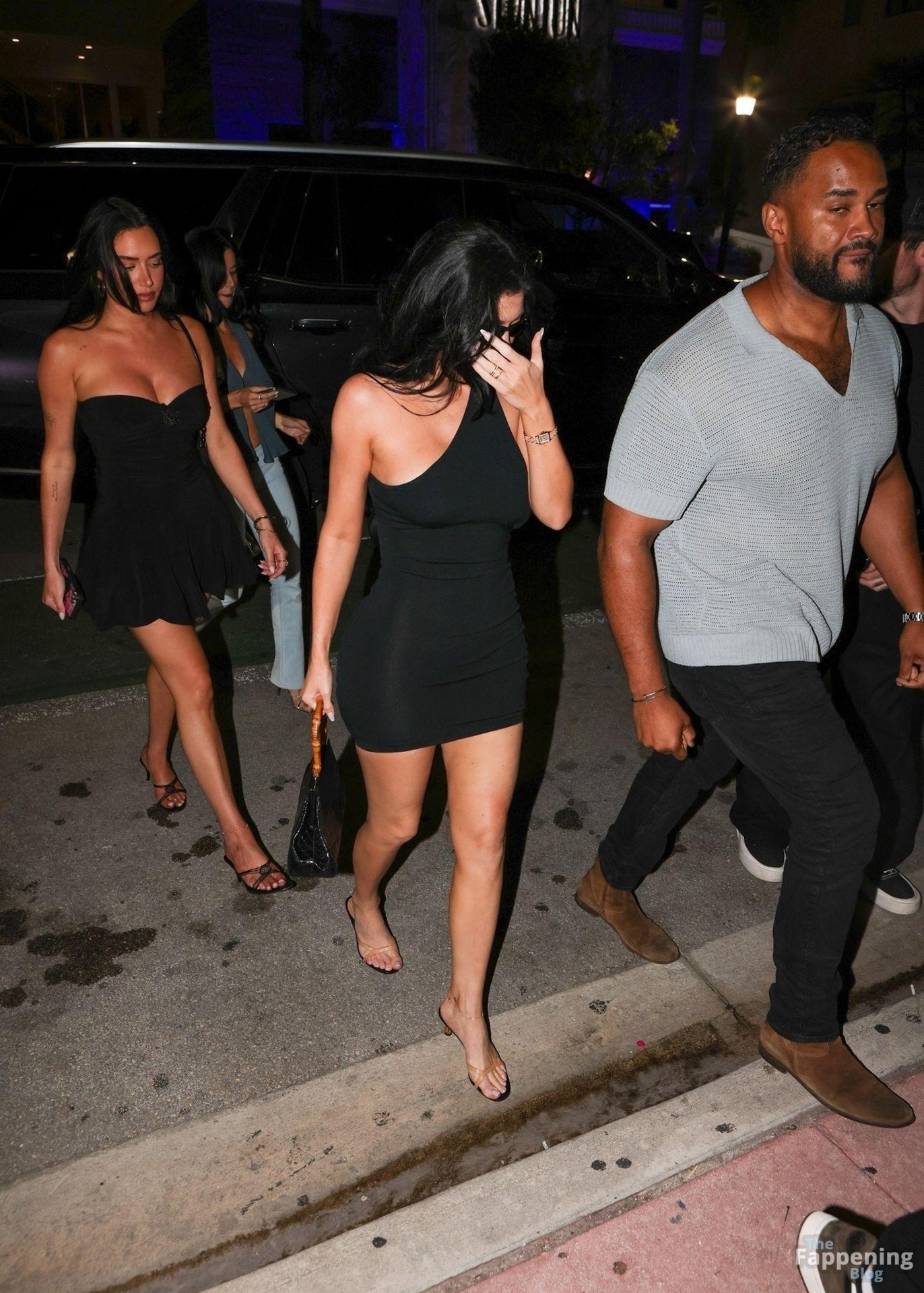 Kylie Jenner's outfit at Forte dei Marmi in Miami 002