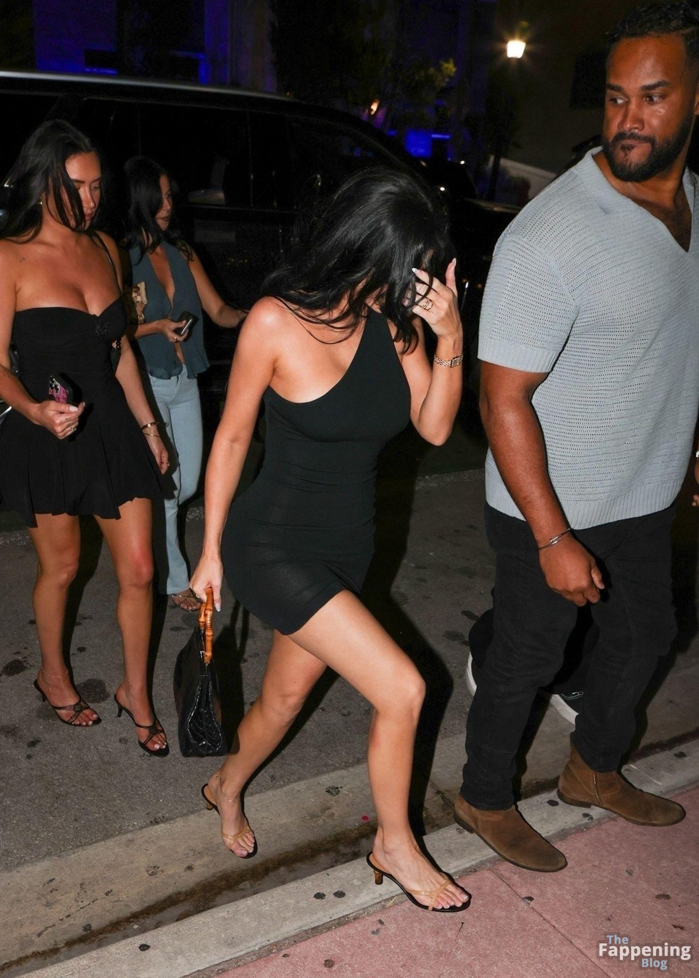 Kylie Jenner's outfit at Forte dei Marmi in Miami 003