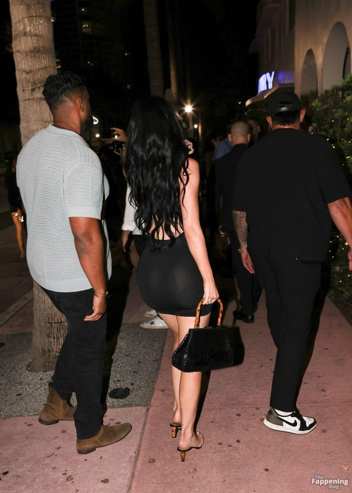 Kylie Jenner's outfit at Forte dei Marmi in Miami 009