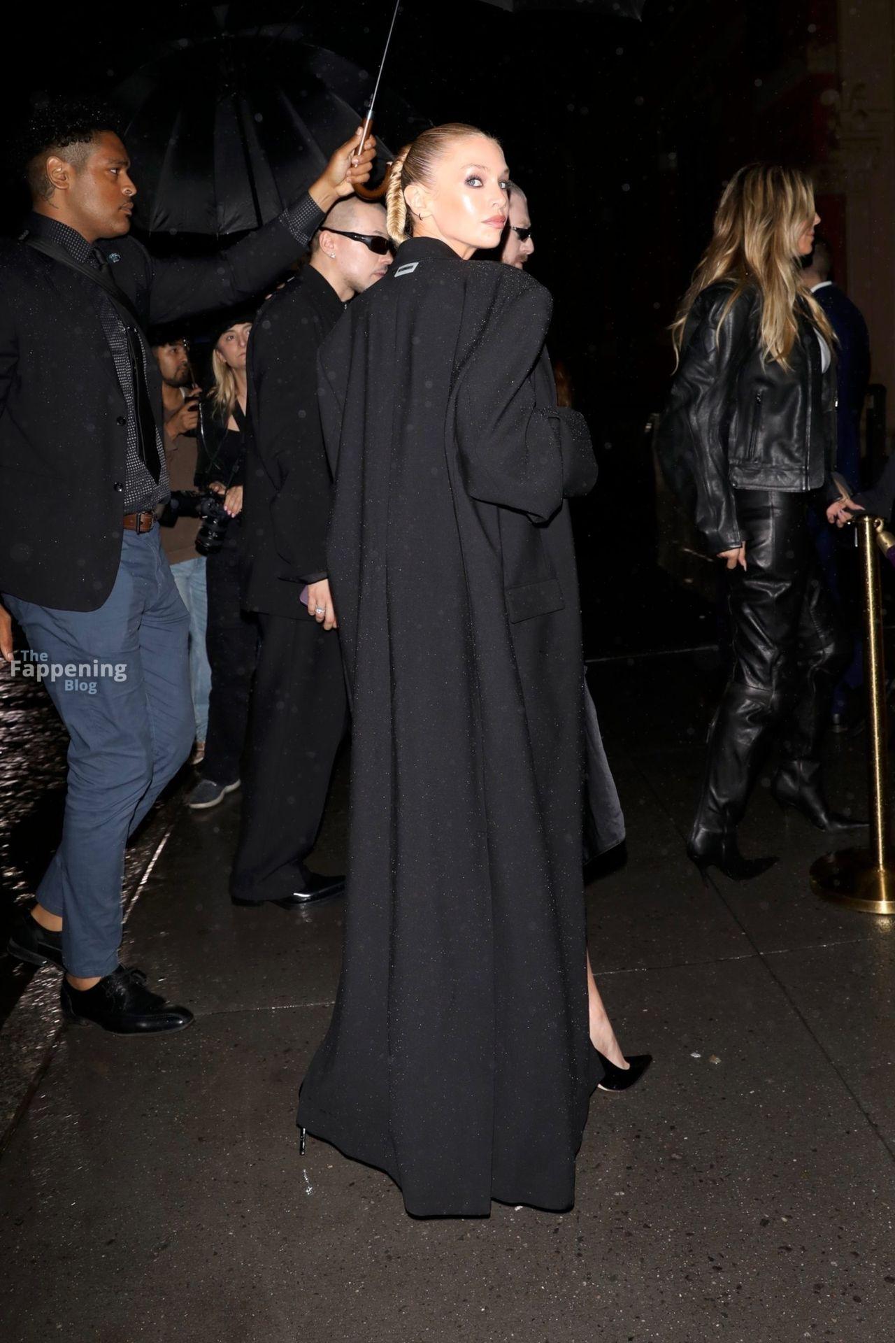 Model Stella Maxwell's outfit at Met Gala 006