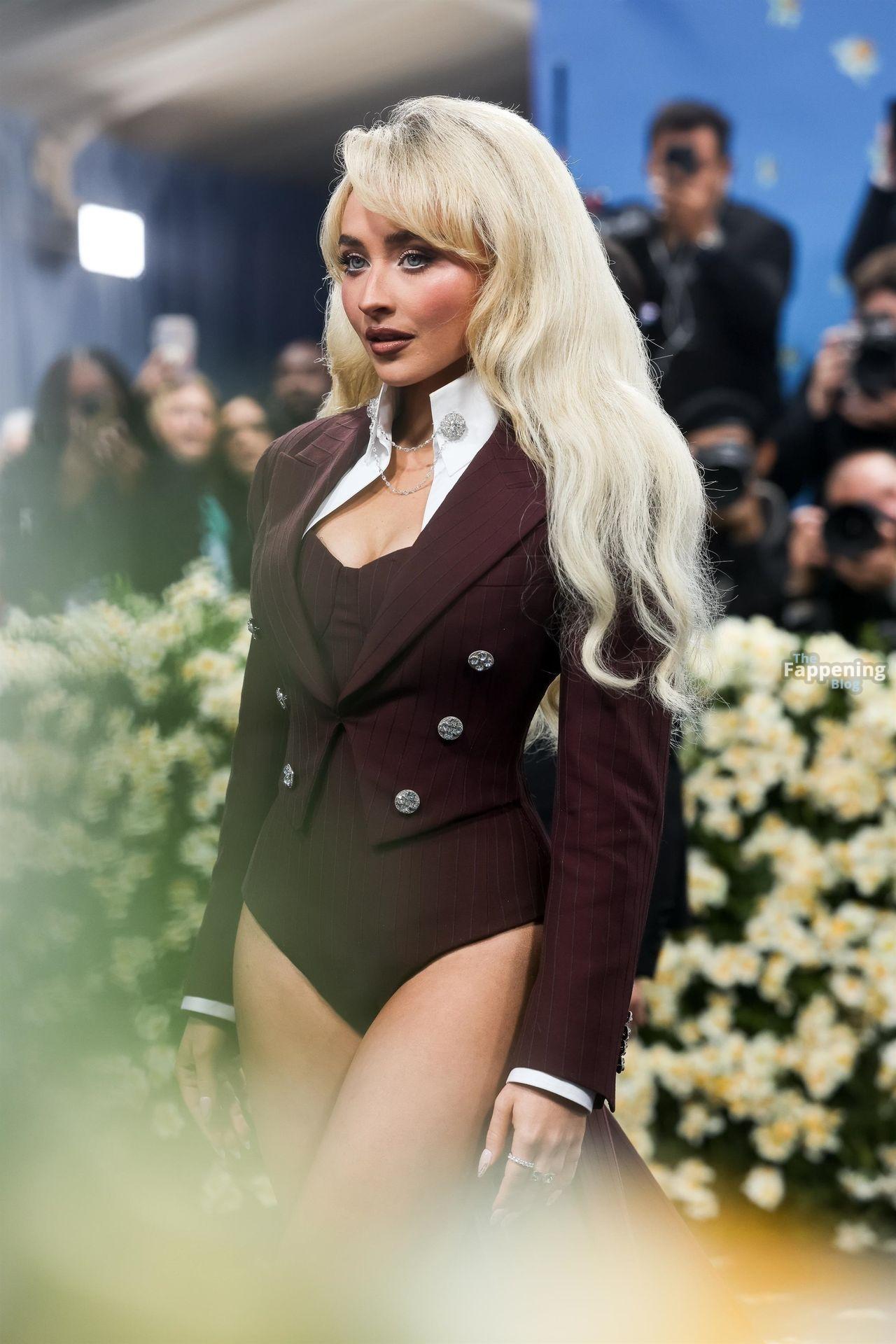 Sabrina Carpenter's outfit at the 2025 Met Gala 006