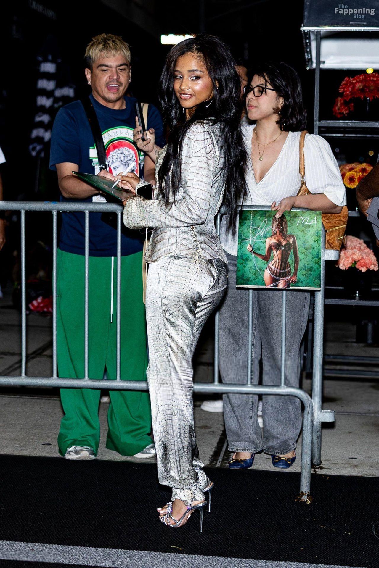 Singer Tyla’s outfit here ownin’ NYC streets 005